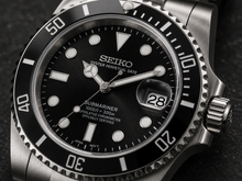 Submariner Black macro dial detail