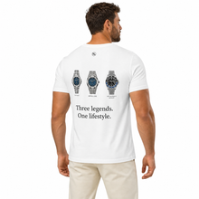 Three legends. One lifestyle camiseta blanca vista trasera con modelo editado desde original